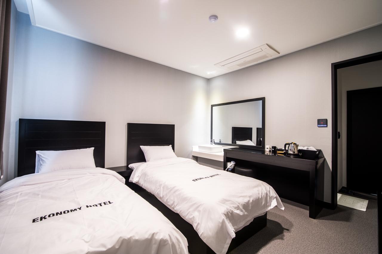 Ekonomy Hotel Jeongseon Eksteriør bilde