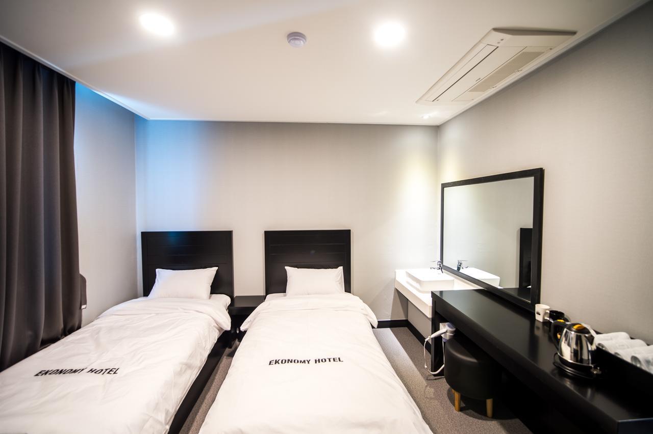 Ekonomy Hotel Jeongseon Eksteriør bilde