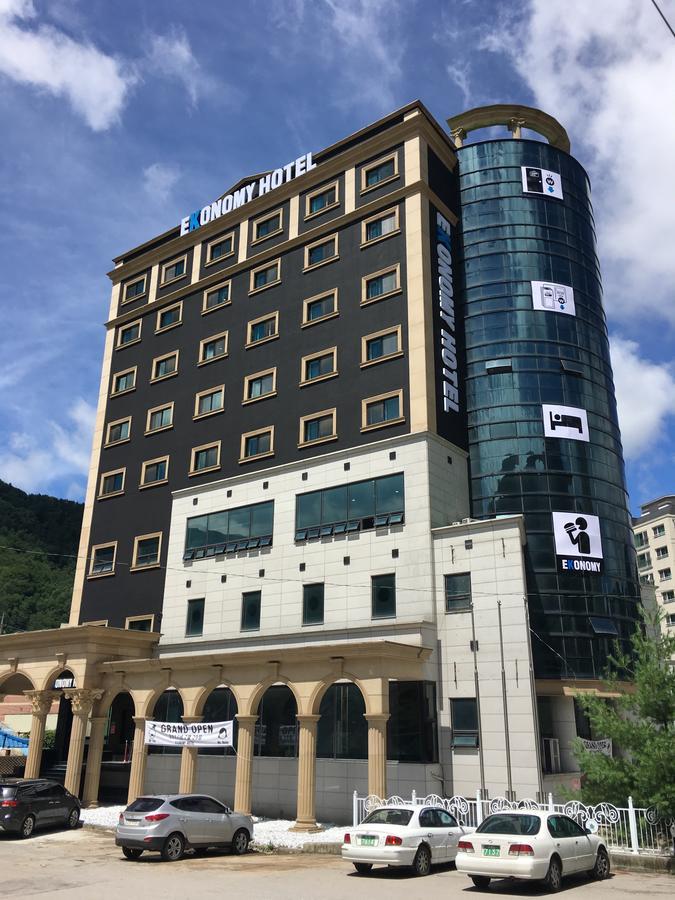 Ekonomy Hotel Jeongseon Eksteriør bilde